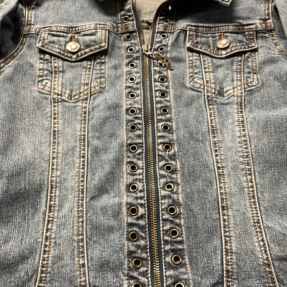 Women or Teens Jean Jacket.. - Picture 1 of 6
